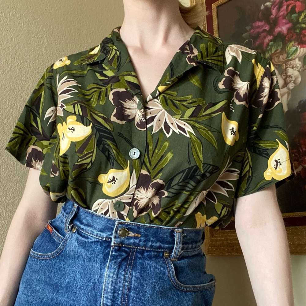 hawaiian button up top